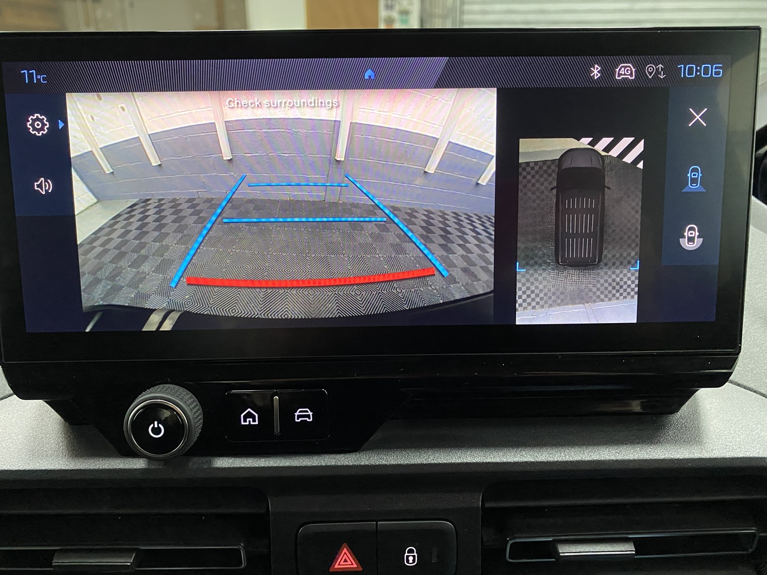 2025 Peugeot Rifter display screen showing the reversing camera image SC74 XAO