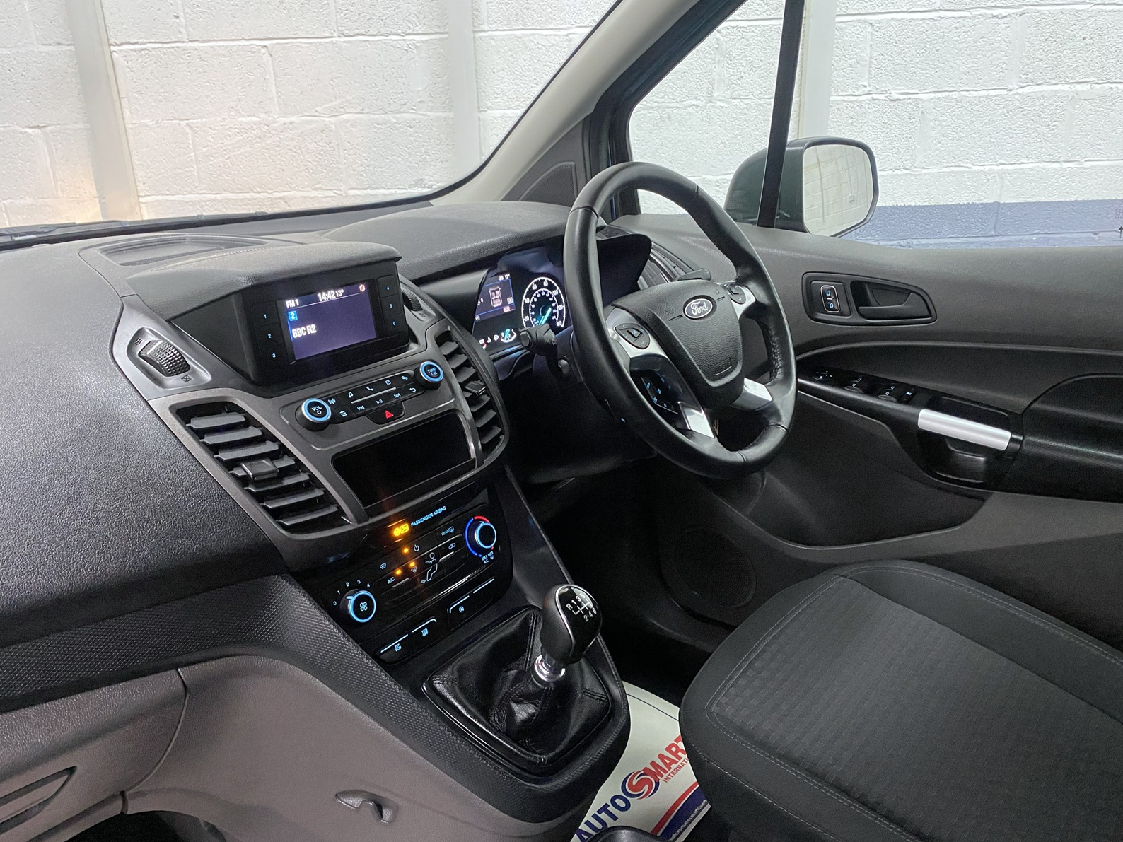 Dashboard and steering wheel of 2022 Ford Grand Tourneo Connect Zetec SG22 OKT