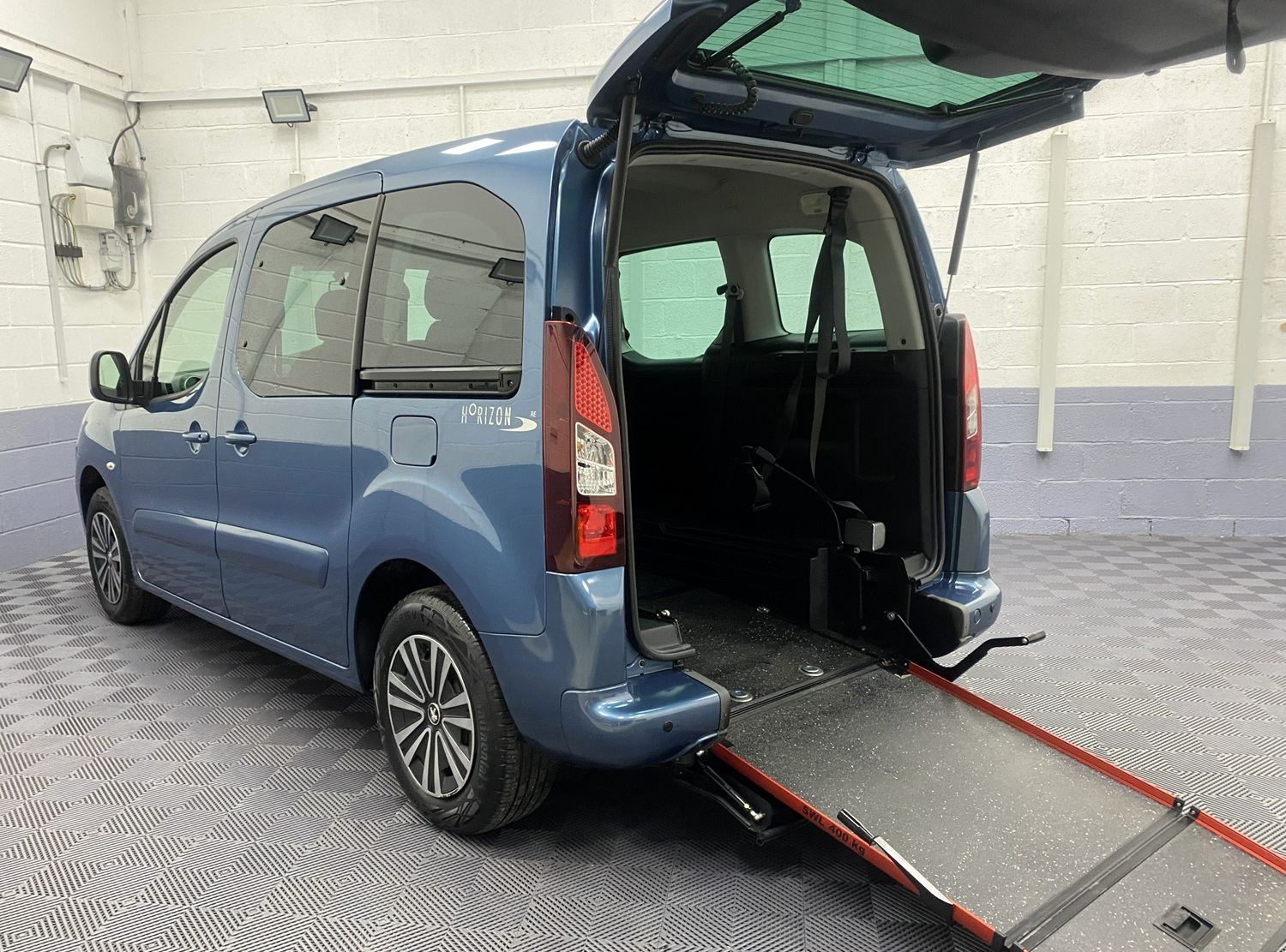 Wheelchair Accessible Peugeot Partner SF68 ESU 10