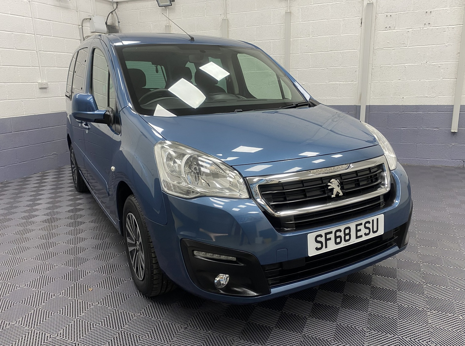 Wheelchair Accessible Peugeot Partner SF68 ESU 21