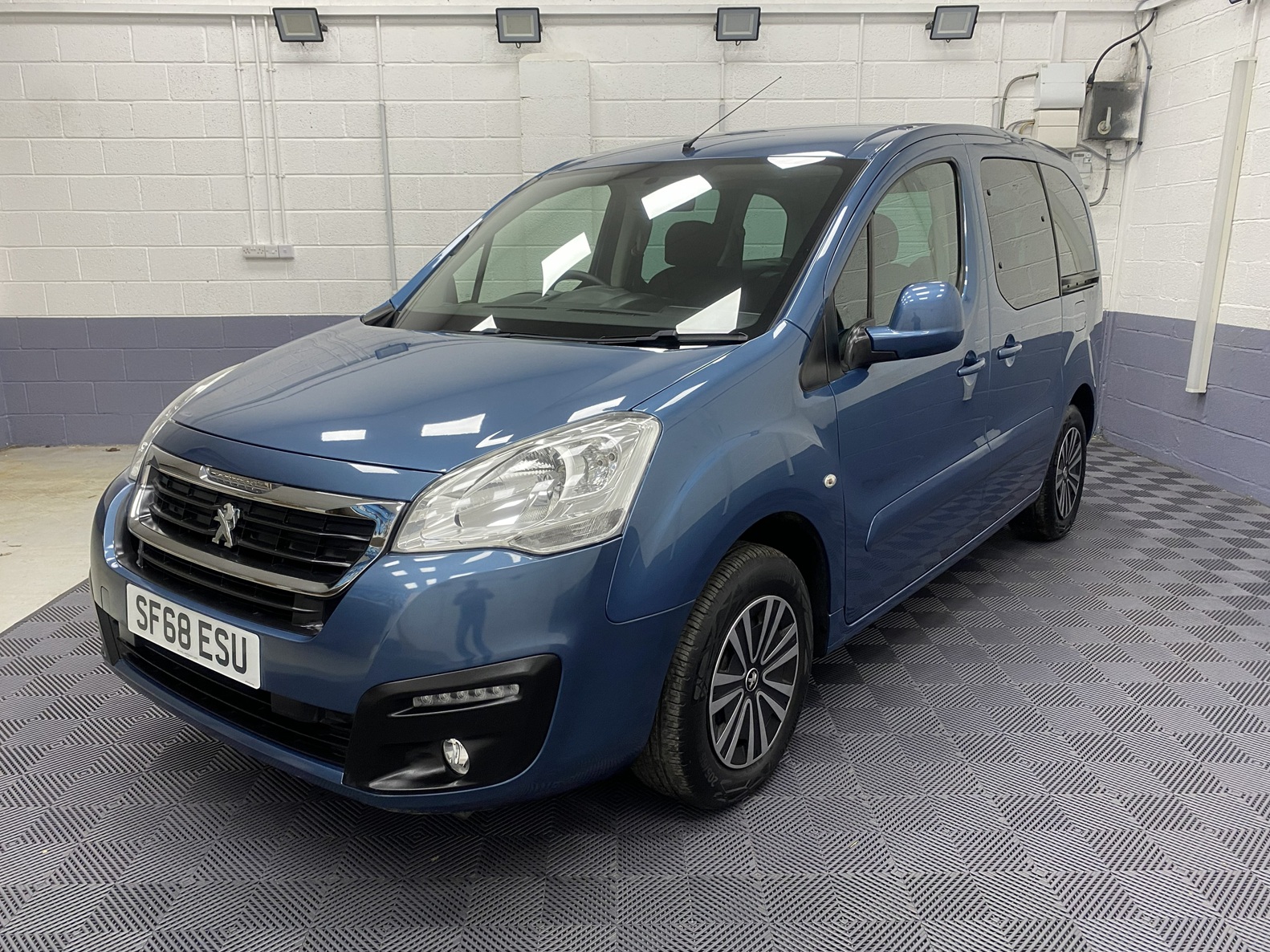 Wheelchair Accessible Peugeot Partner SF68 ESU 23