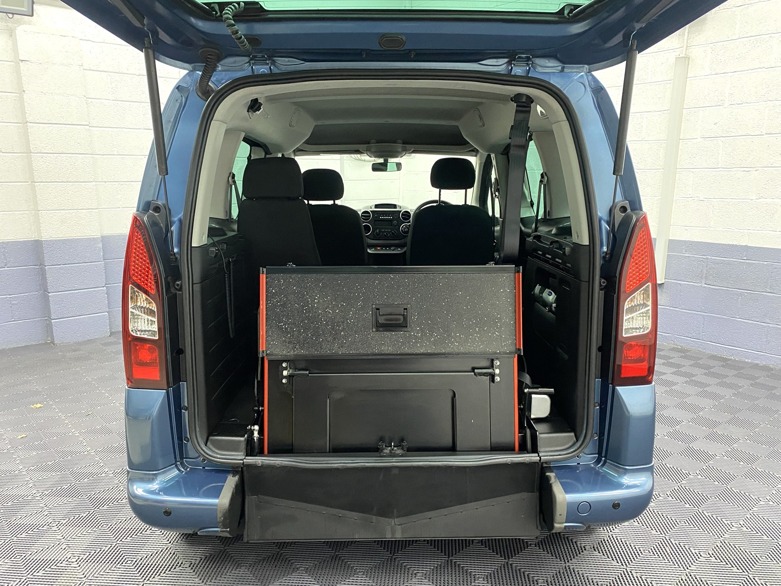 Wheelchair Accessible Peugeot Partner SF68 ESU 5