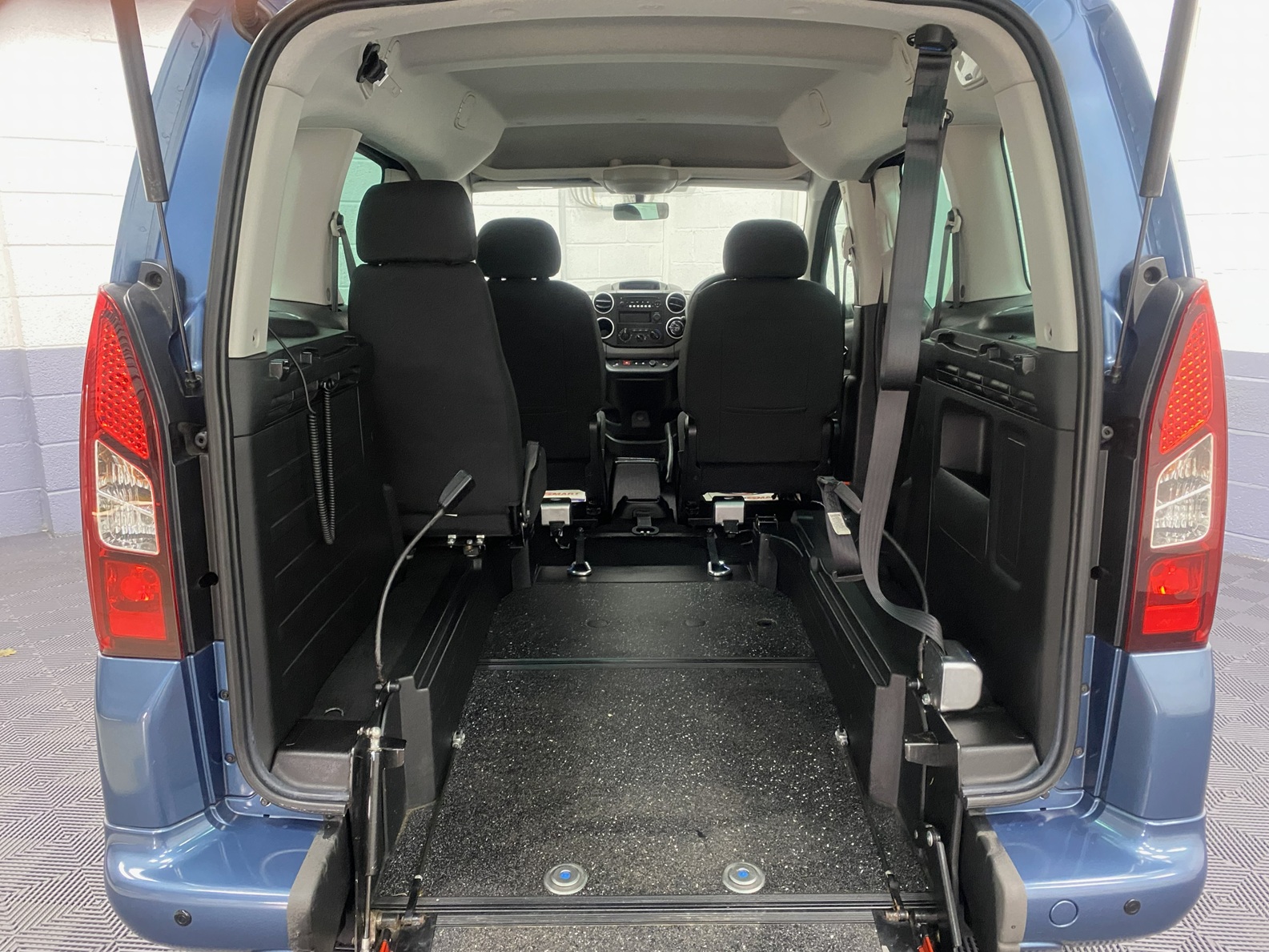 Wheelchair Accessible Peugeot Partner SF68 ESU 8