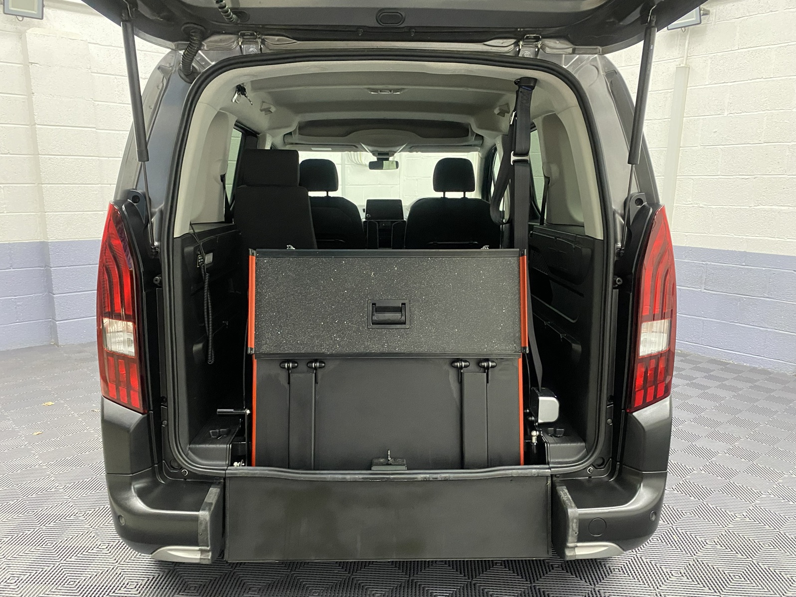 Peugeot Rifter Automatic Wheelchair Accessible Vehicle SF70 JXV 19