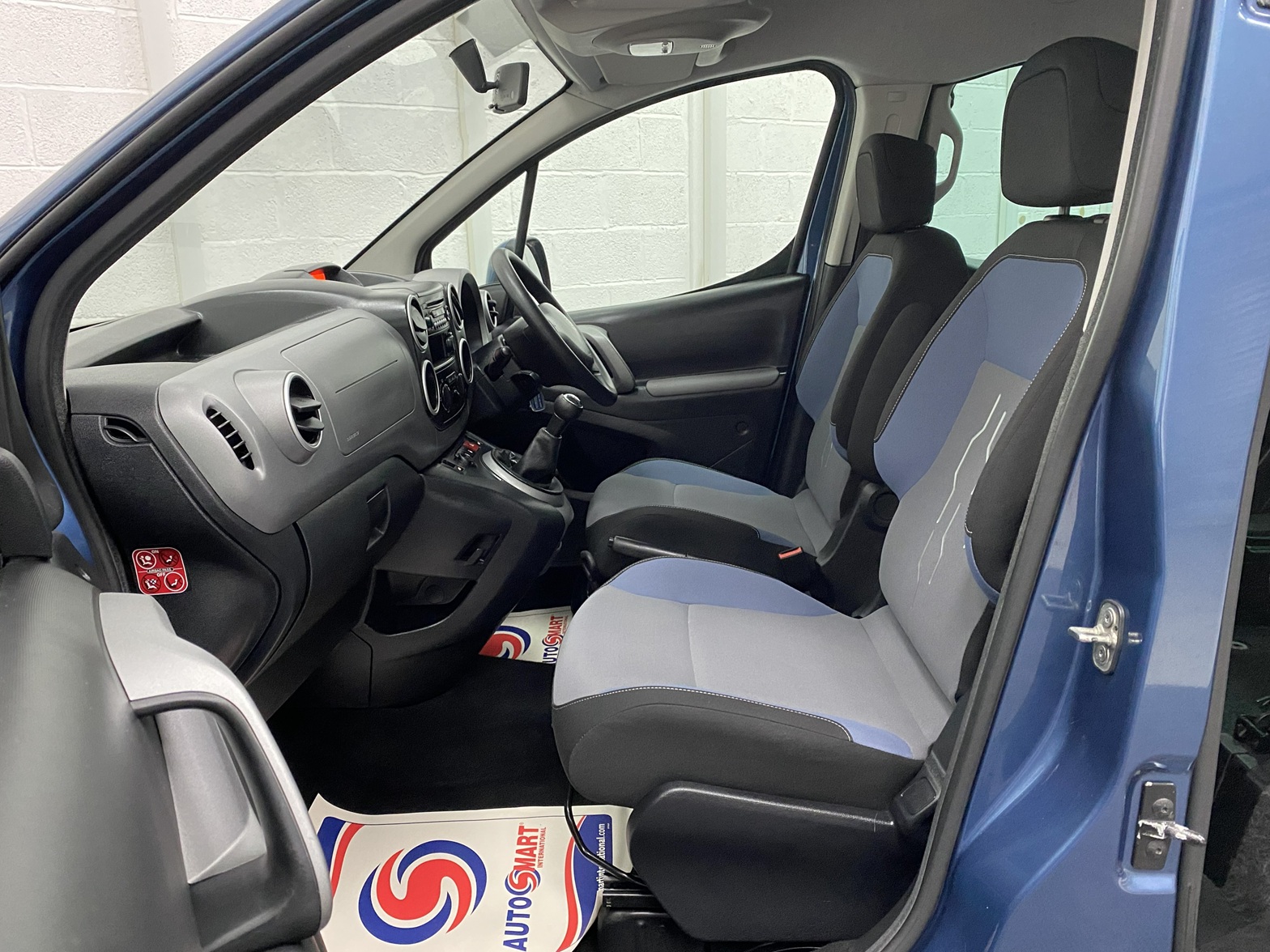 Wheelchair Accessible Peugeot Partner Tepee SF16 EZS 14