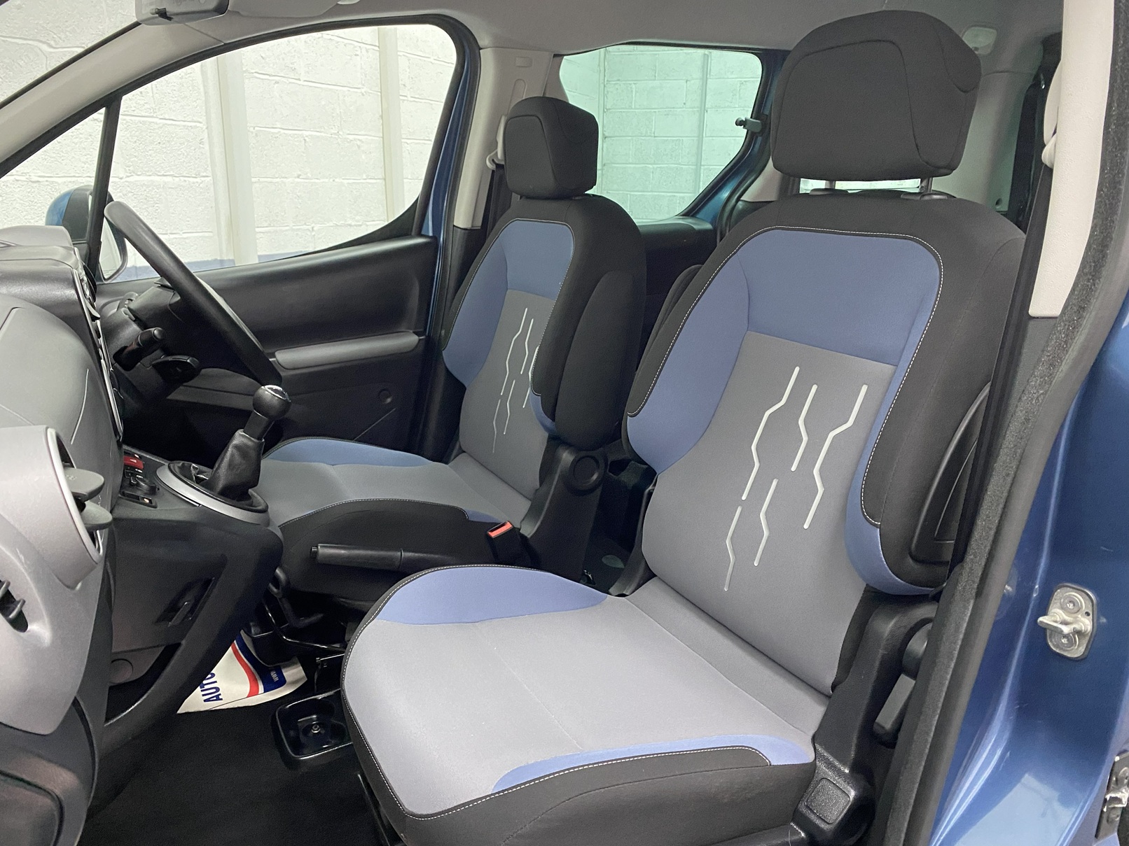 Wheelchair Accessible Peugeot Partner Tepee SF16 EZS 15