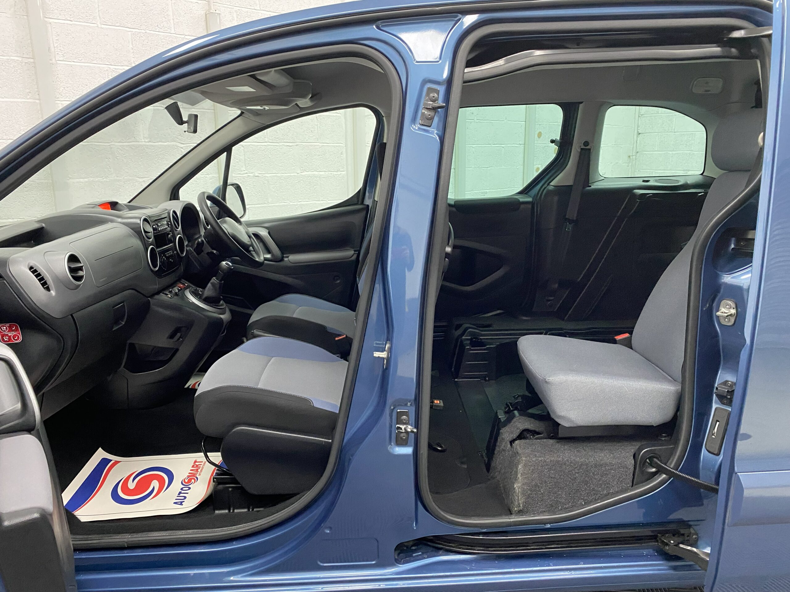 Wheelchair Accessible Peugeot Partner Tepee SF16 EZS 17