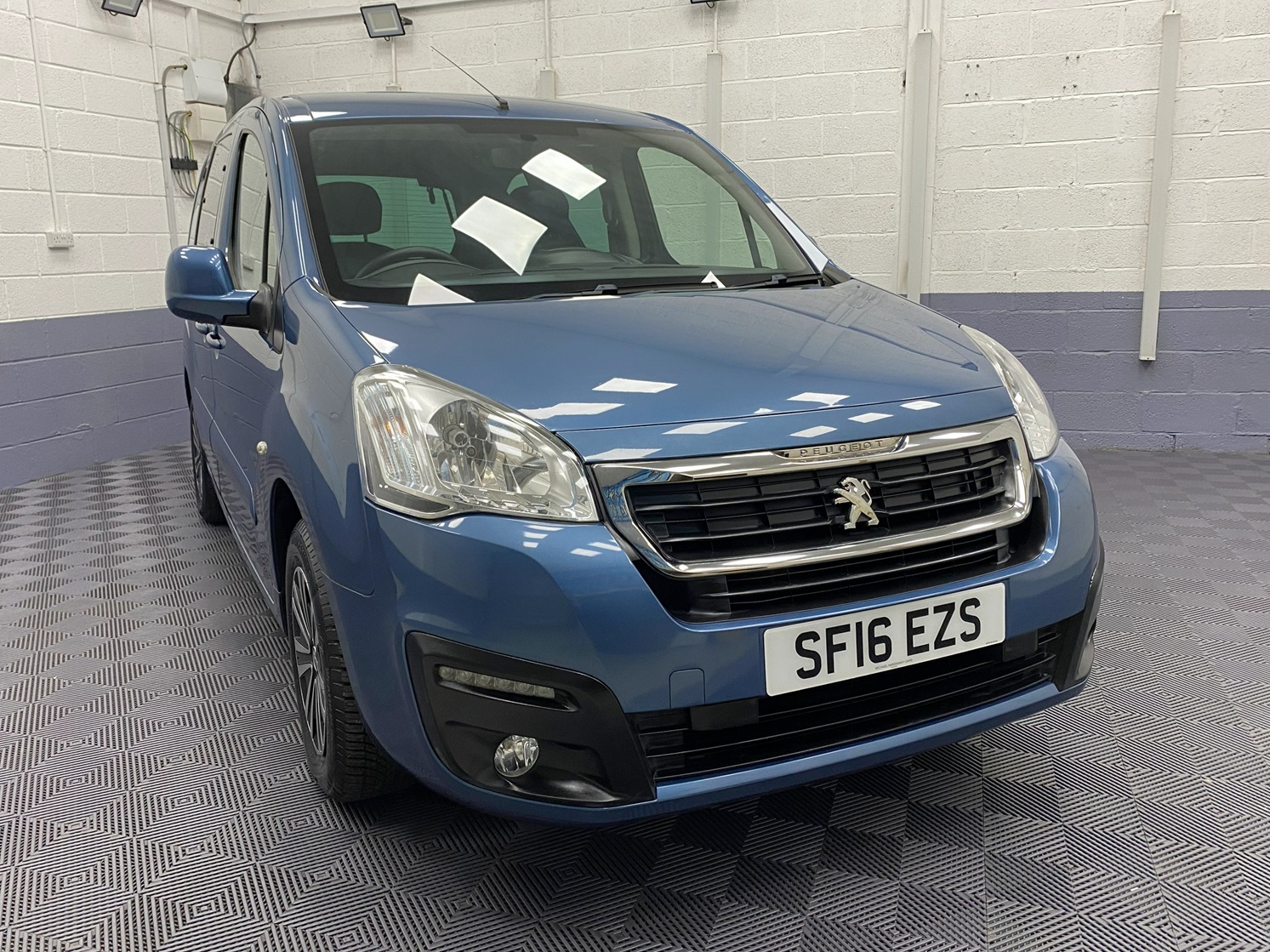Wheelchair Accessible Peugeot Partner Tepee SF16 EZS 2