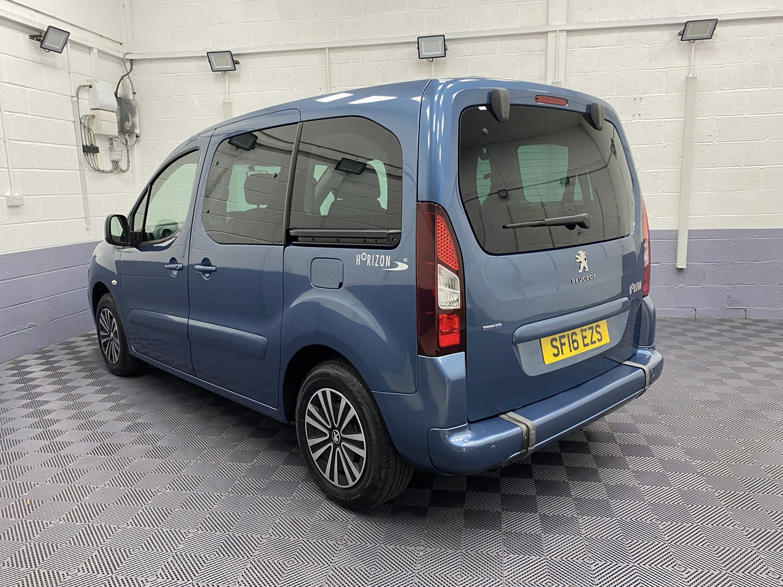 Wheelchair Accessible Peugeot Partner Tepee SF16 EZS 20