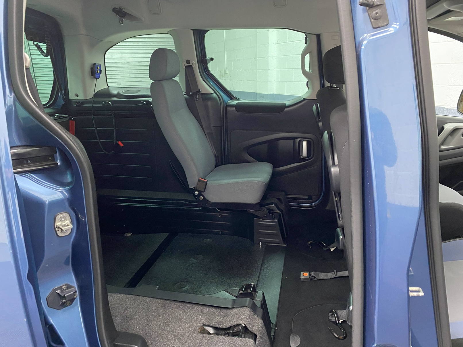 Wheelchair Accessible Peugeot Partner Tepee SF16 EZS 9