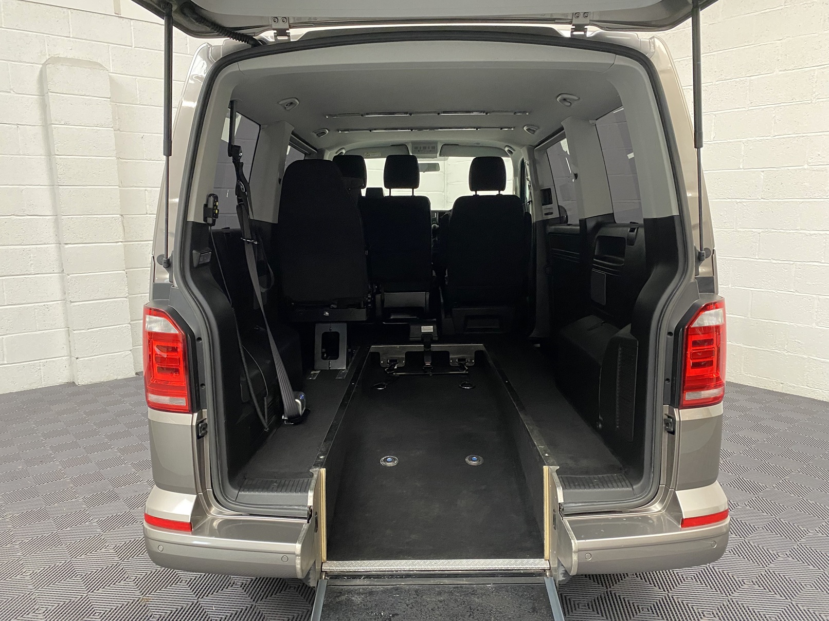 2018 18 Volkswagen Transporter SWB T30 SE 2.0 TDi DSG 2018/18