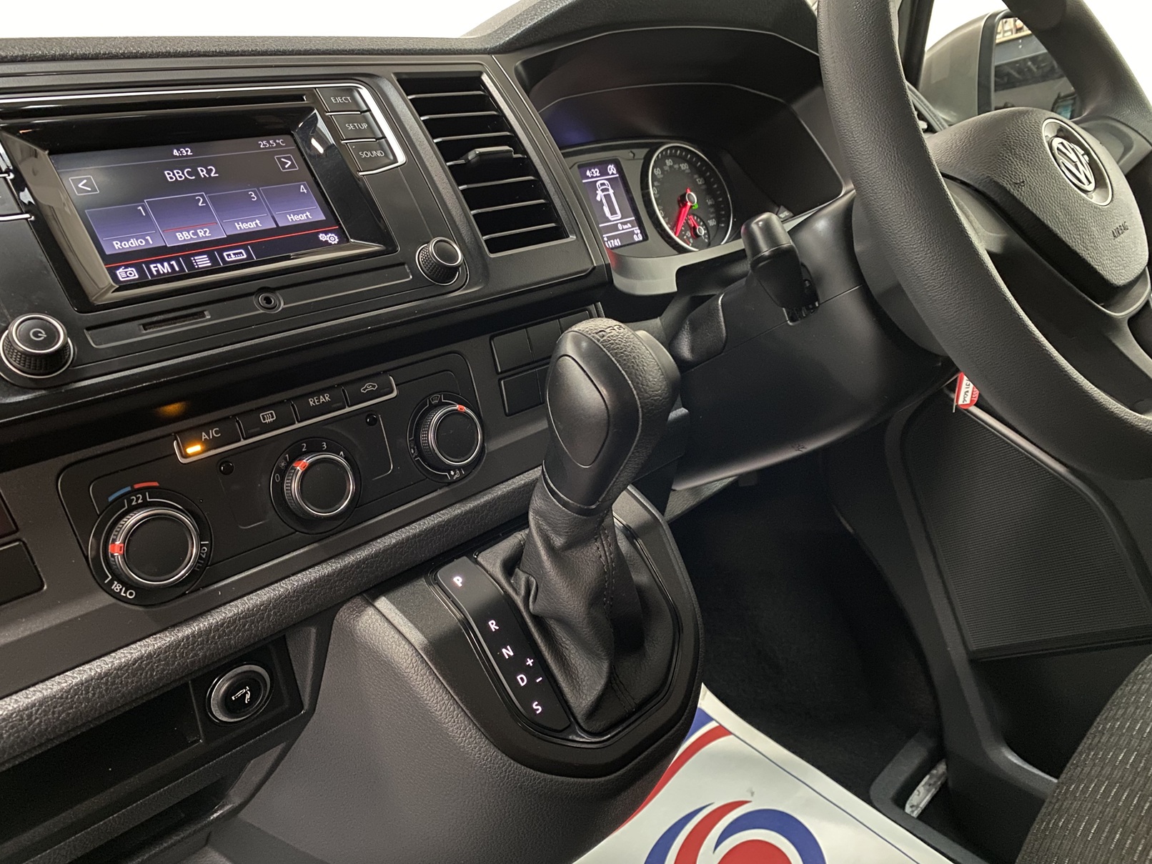 2018 18 Volkswagen Transporter SWB T30 SE 2.0 TDi DSG 2018/18