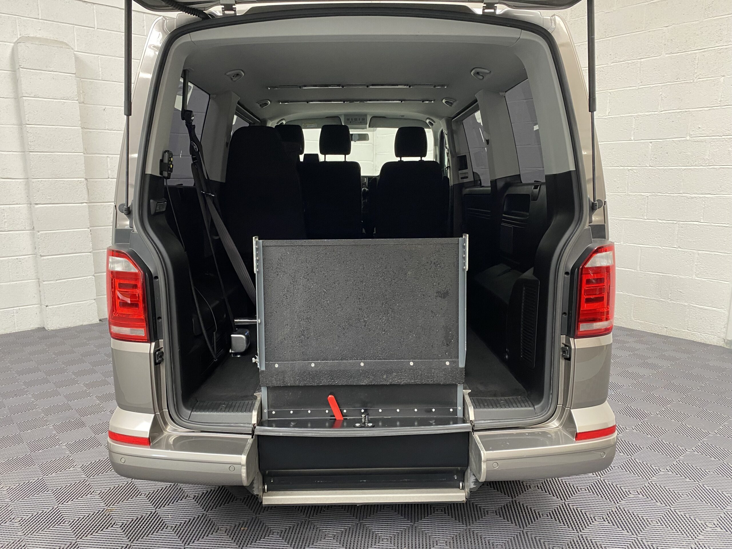 2018 18 Volkswagen Transporter SWB T30 SE 2.0 TDi DSG 2018/18