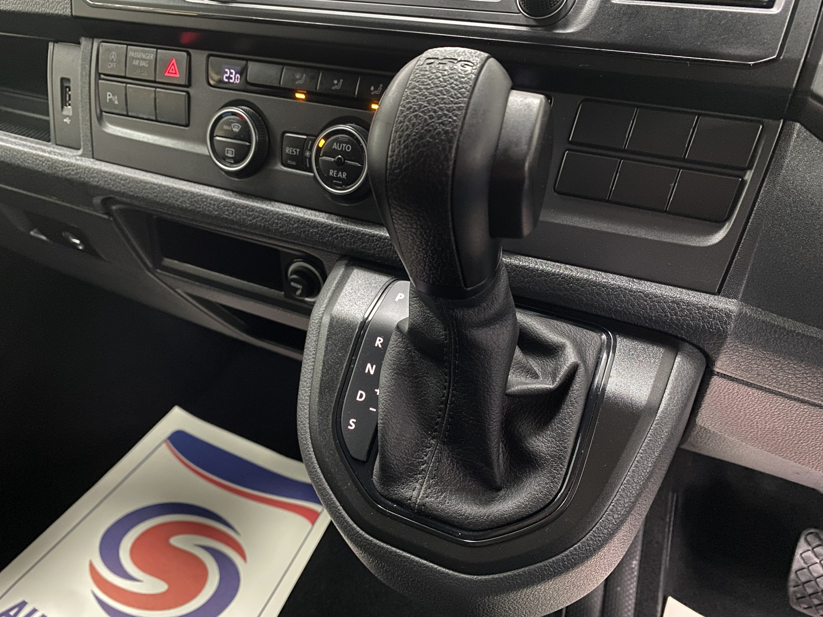 2018 Volkswagen Transporter T6 DSG gearstick YJ68 BMU