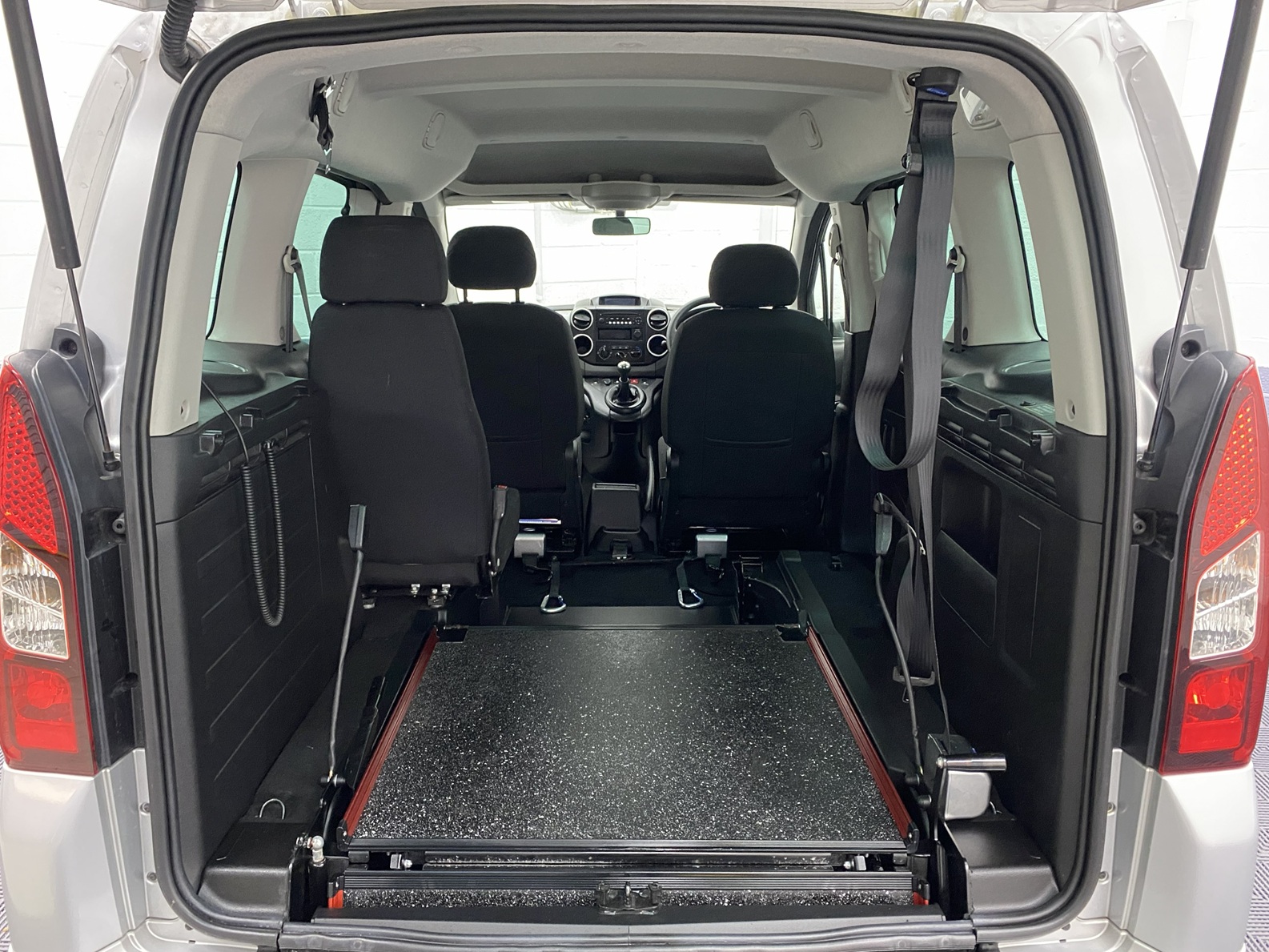 2019 Peugeot Partner WAV rear ramp in the fold flat position SF68 FKN