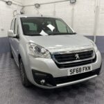 2019 Peugeot Partner Tepee front three quarter view SF68 FKN