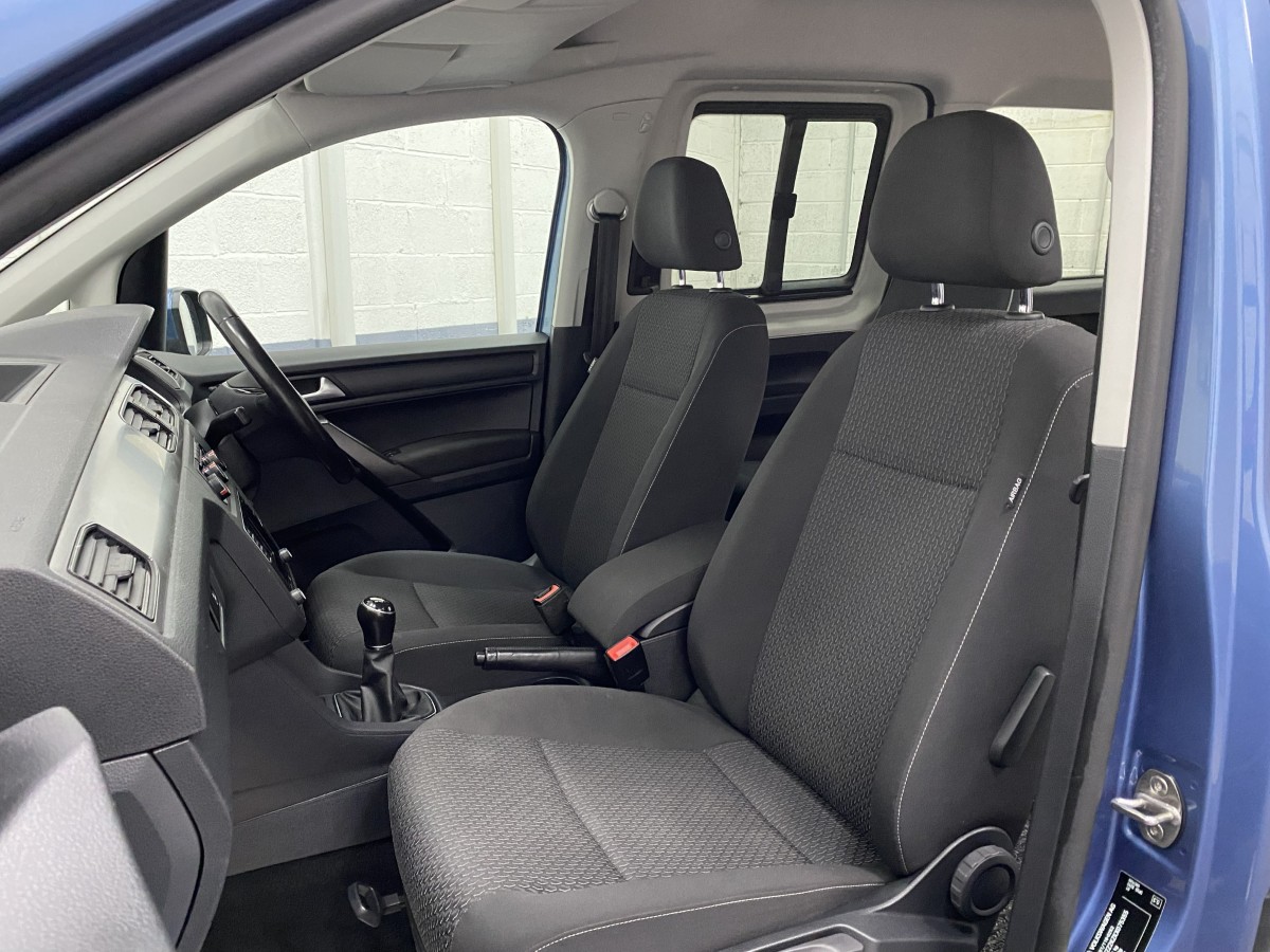 2019 Volkswagen Caddy Maxi front seats NK19BPU