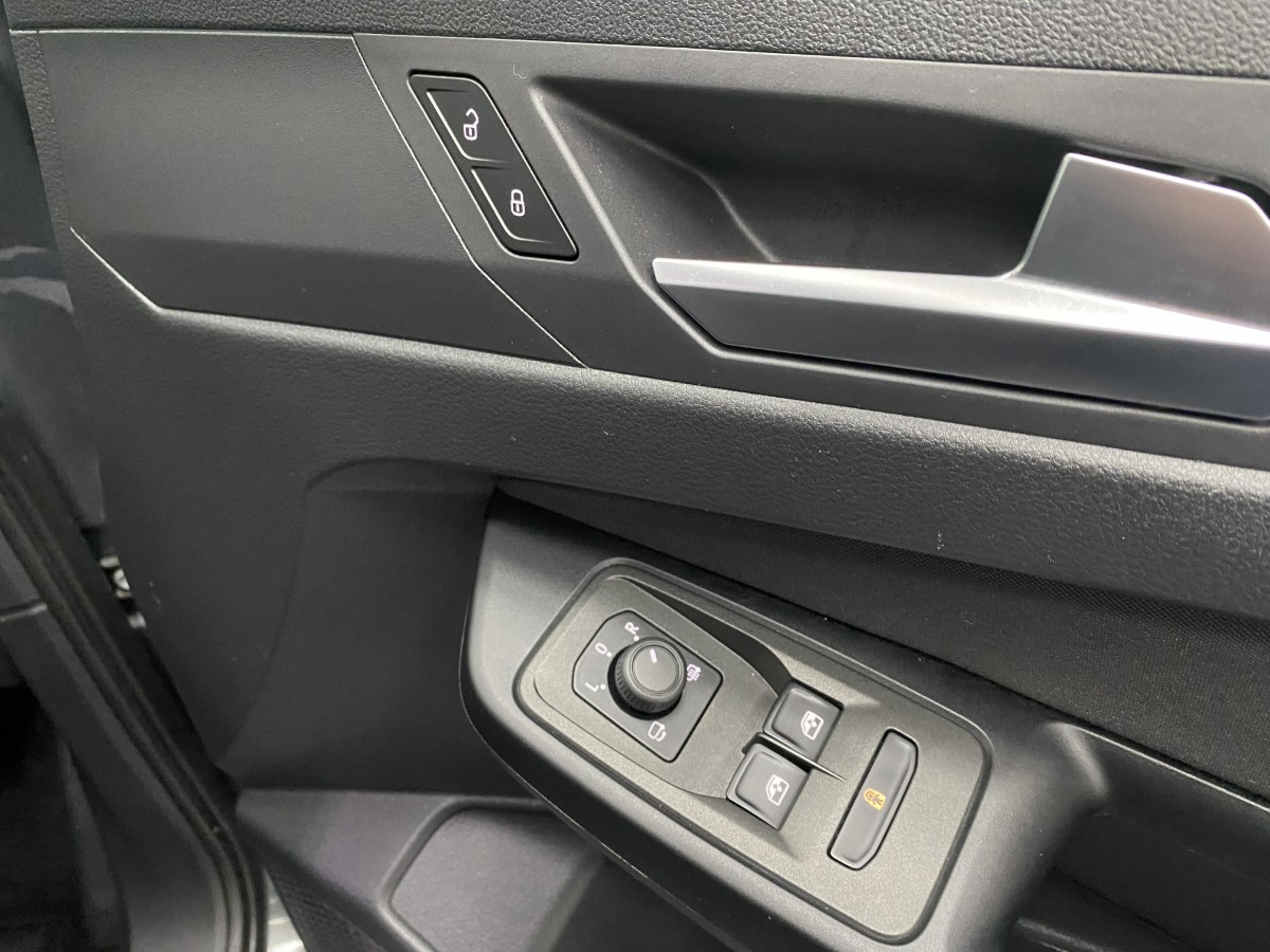 2023 Ford Tourneo Connect Wheelchair Accessible Vehicle (WAV)