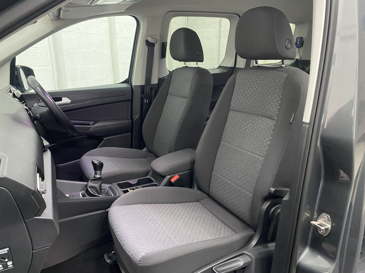 2023 Ford Tourneo Connect Wheelchair Accessible Vehicle (WAV)