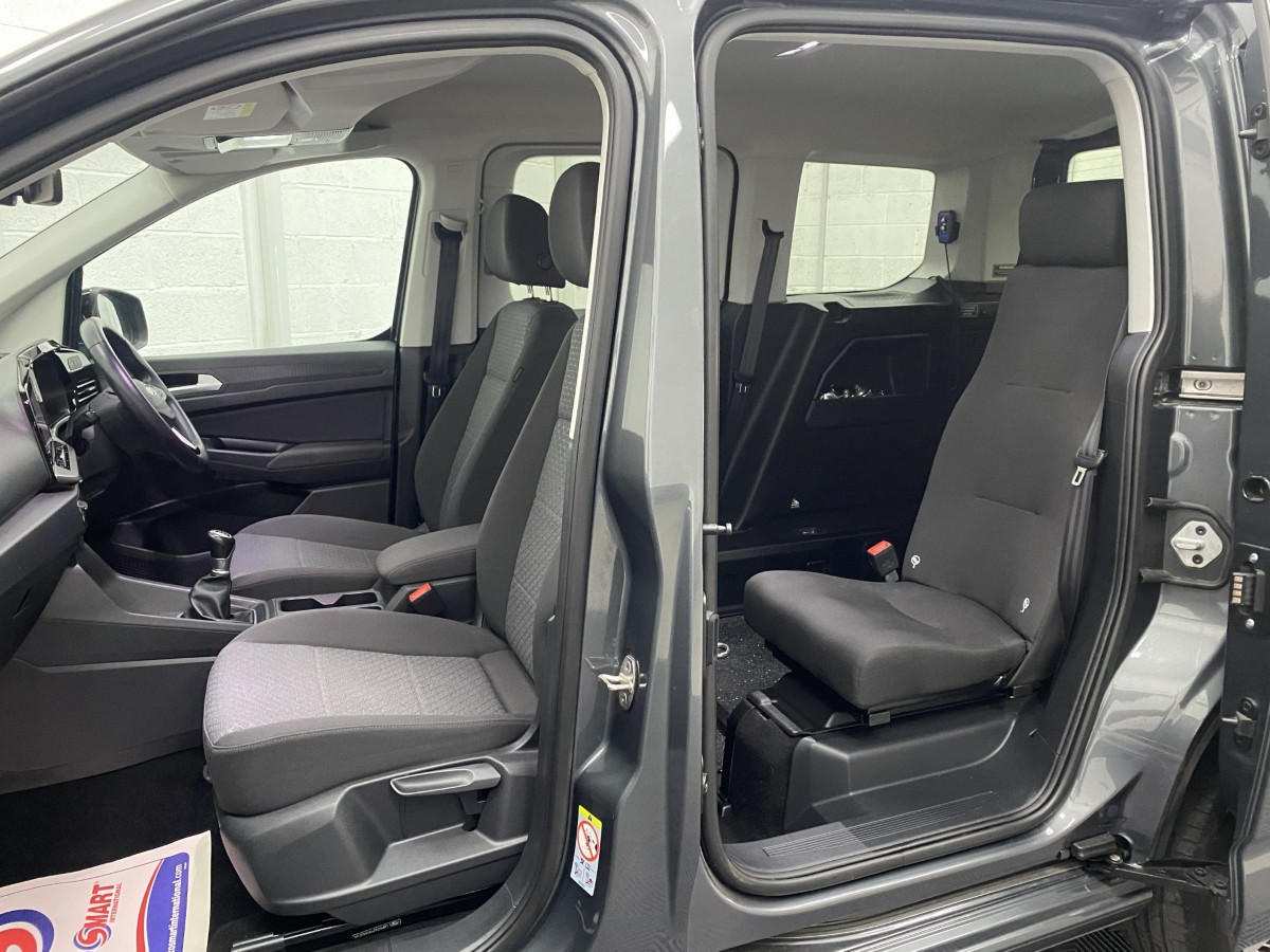 2023 Ford Tourneo Connect Wheelchair Accessible Vehicle (WAV)