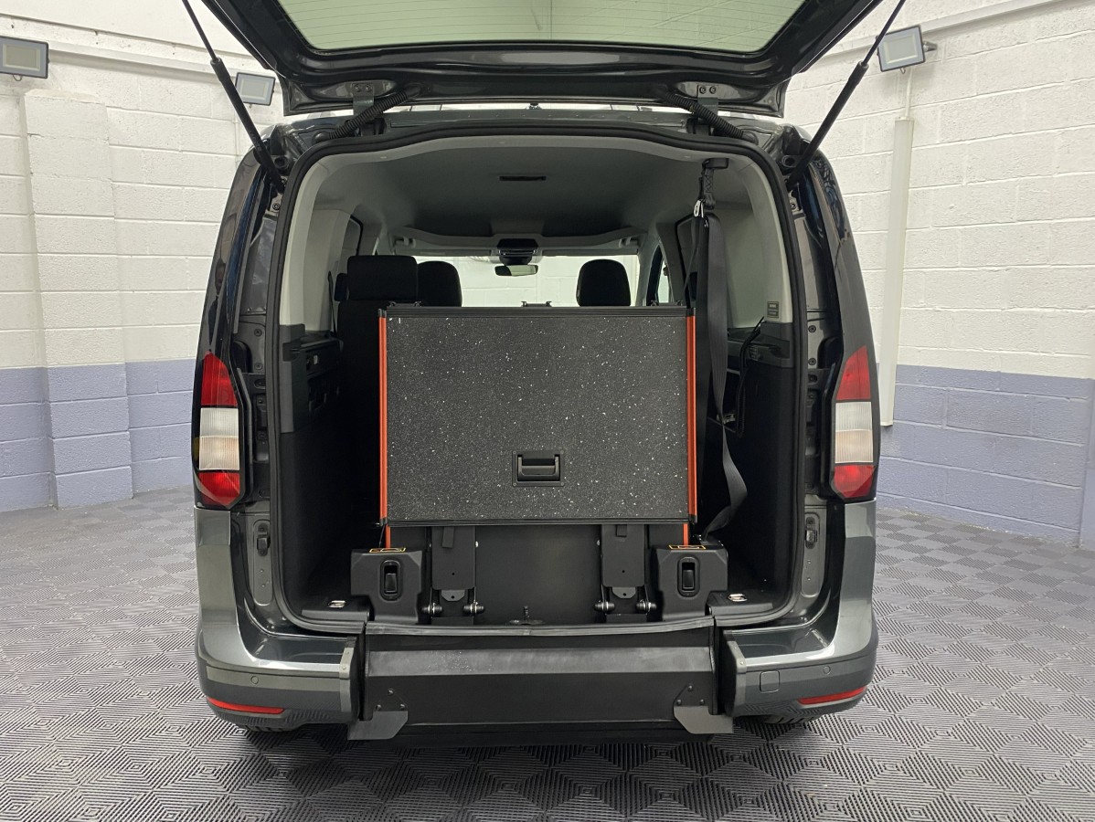 2023 Ford Tourneo Connect rear access ramp in upright stored position SD73NUV