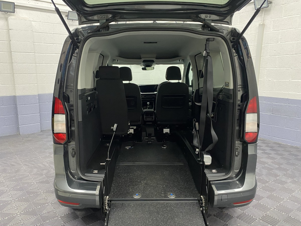 2023 Ford Tourneo Connect wheelchair area SD73NUV