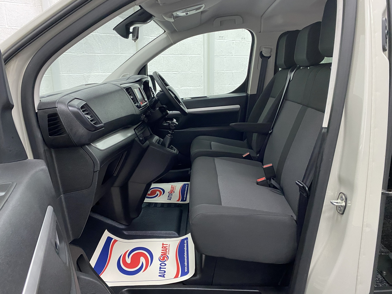 2022 Citroen Space Tourer front seats and dashboard NK22 CVZ