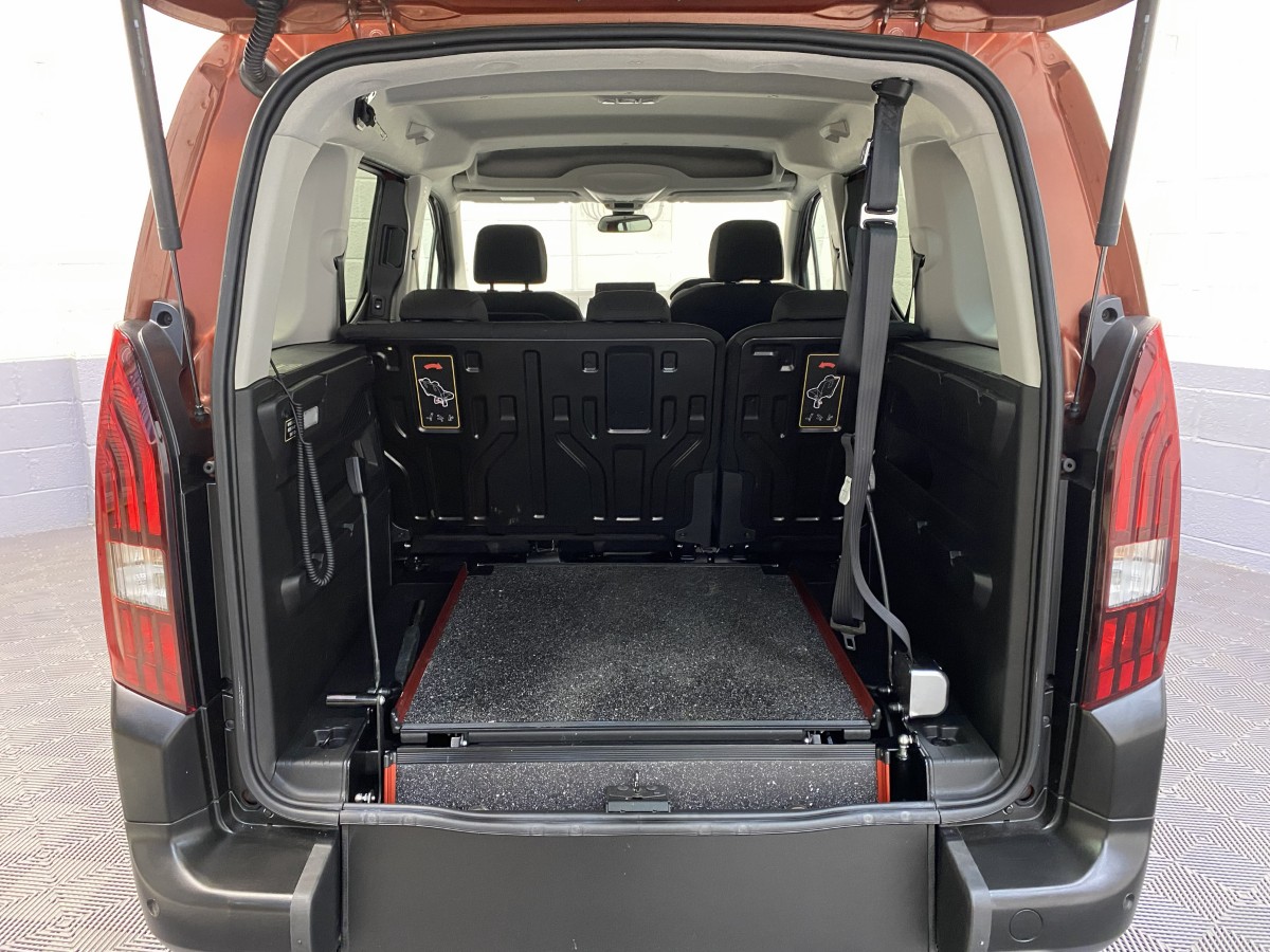 2021 Peugeot Rifter rear Fold flat wheelchair access ramp SB21GVD