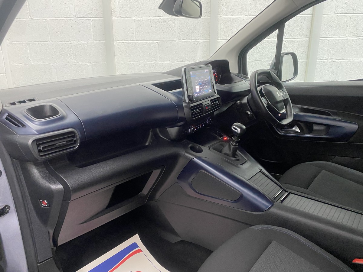 2021 Peugeot Rifter Long Wheelbase Dashboard SB21GPV