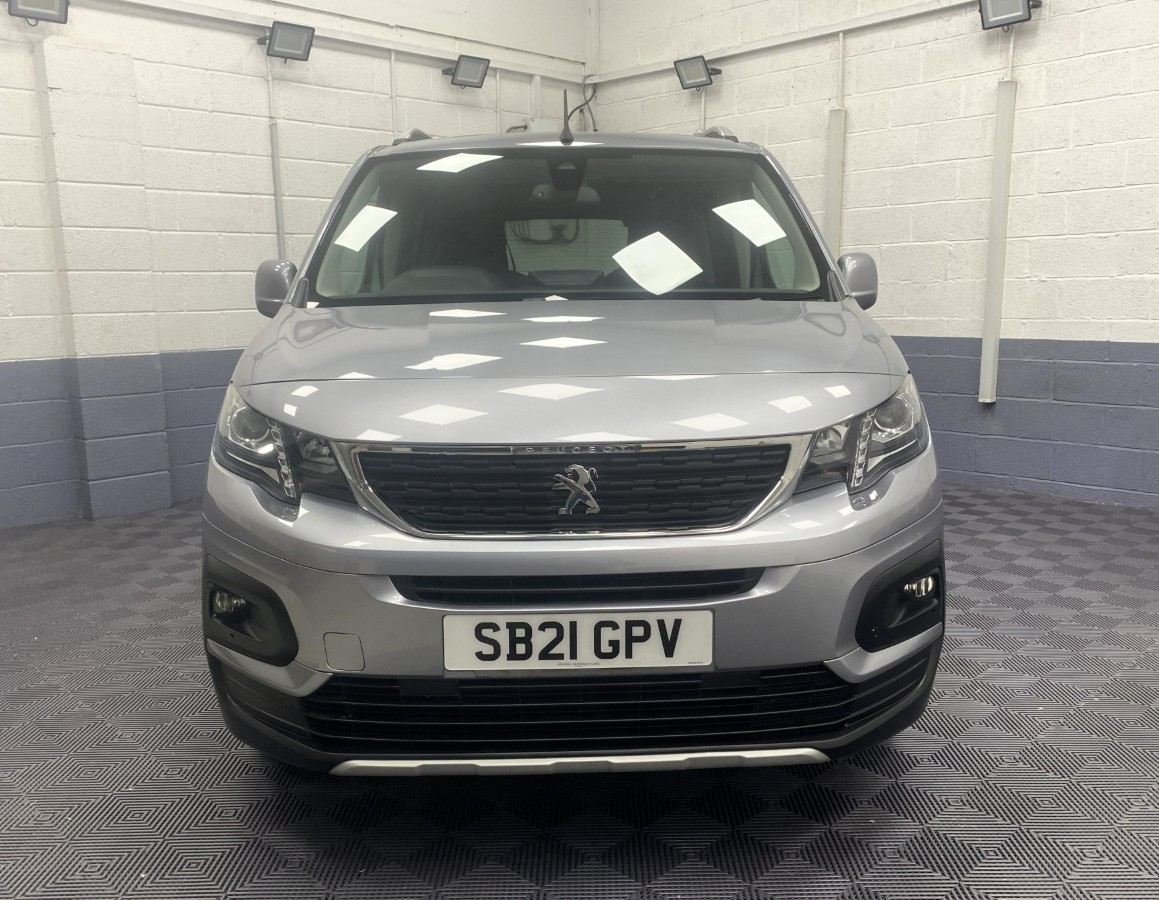 2021 Peugeot Rifter Long Wheelbase front view SB21GPV