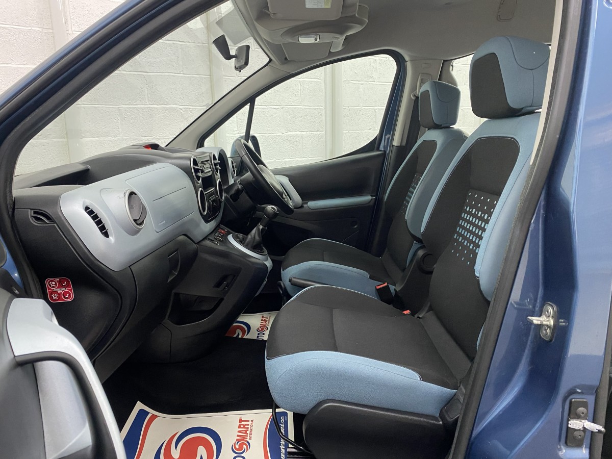 Citroen Berlingo front seats WA64JEU