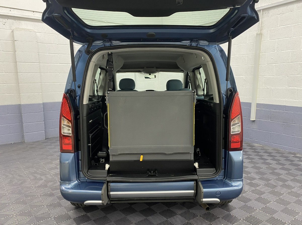 Citroen Berlingo 3 Seat wheelchair accessible vehicle rear ramp in stored position WA64JEU