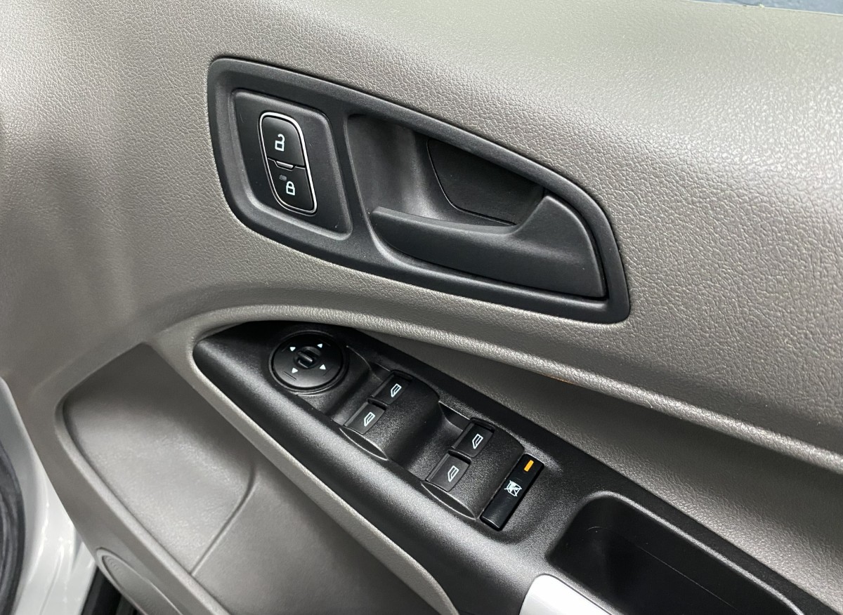 2020 (70) Ford Grand Tourneo Connect 1.5 TDCi Automatic Wheelchair Accessible Vehicle (WAV)