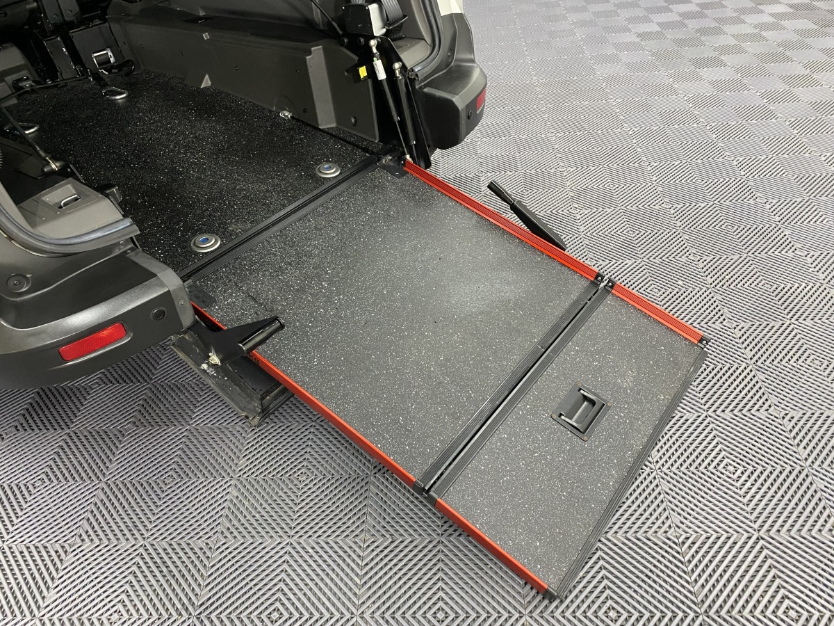 2020 Ford Grand Tourneo Automatic WAV rear ramp in deployed position SF70CMY