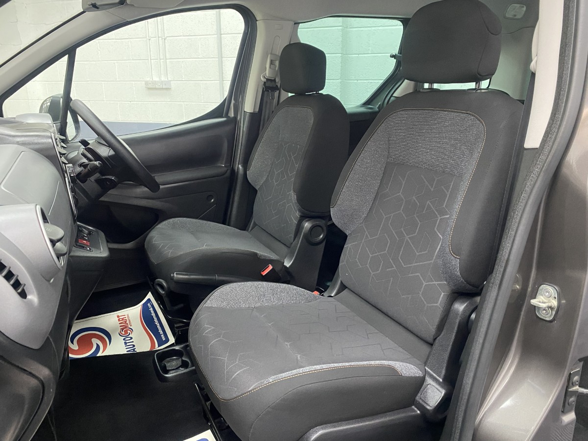 2019 (19) Peugeot Partner Tepee 1.6 BlueHDi Automatic Wheelchair Accessible Vehicle WAV