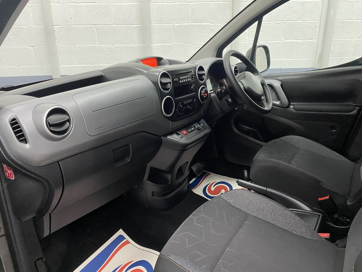 2019 (19) Peugeot Partner Tepee 1.6 BlueHDi Automatic Wheelchair Accessible Vehicle WAV