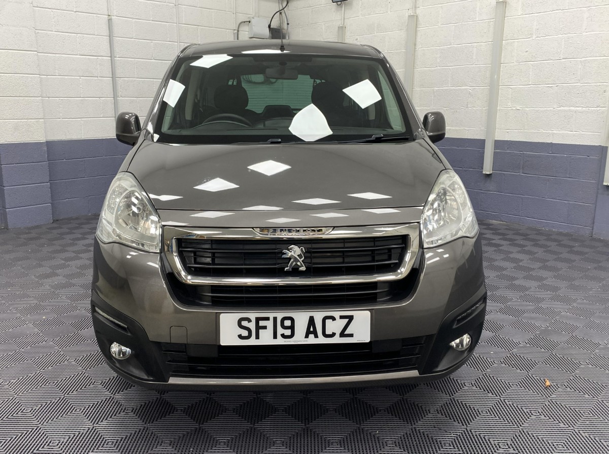 2019 (19) Peugeot Partner Tepee 1.6 BlueHDi Automatic Wheelchair Accessible Vehicle WAV