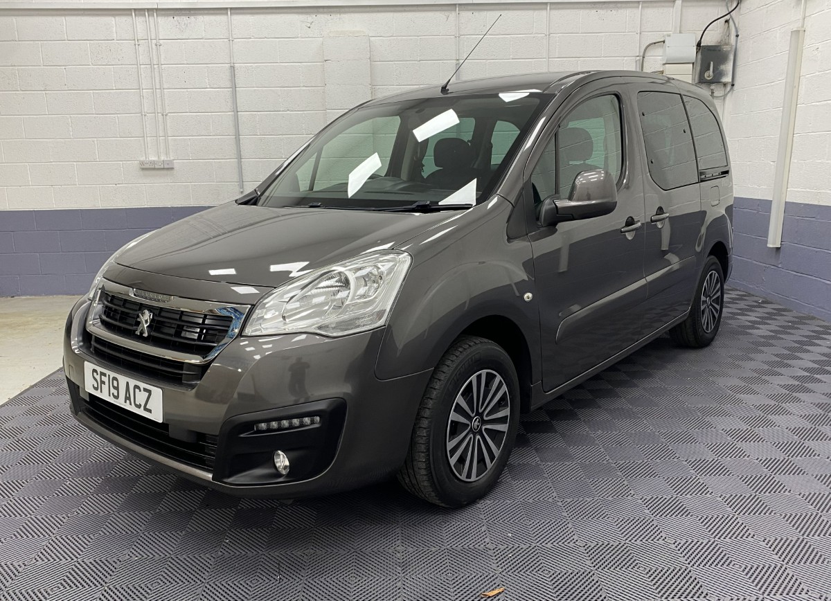 2019 (19) Peugeot Partner Tepee 1.6 BlueHDi Automatic Wheelchair Accessible Vehicle WAV