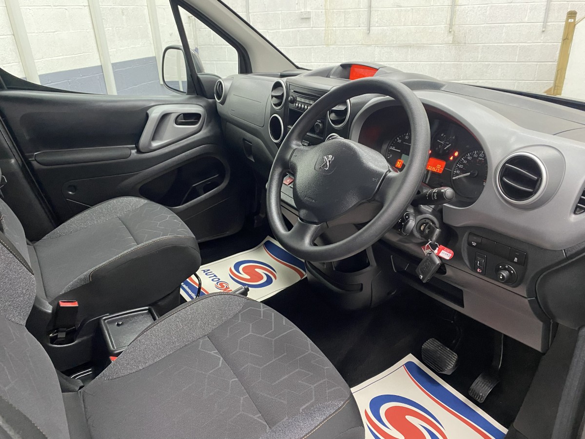 2019 (19) Peugeot Partner Tepee 1.6 BlueHDi Automatic Wheelchair Accessible Vehicle WAV