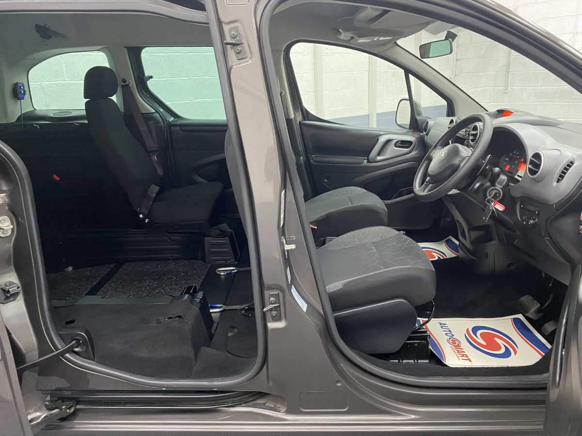 2019 (19) Peugeot Partner Tepee 1.6 BlueHDi Automatic Wheelchair Accessible Vehicle WAV
