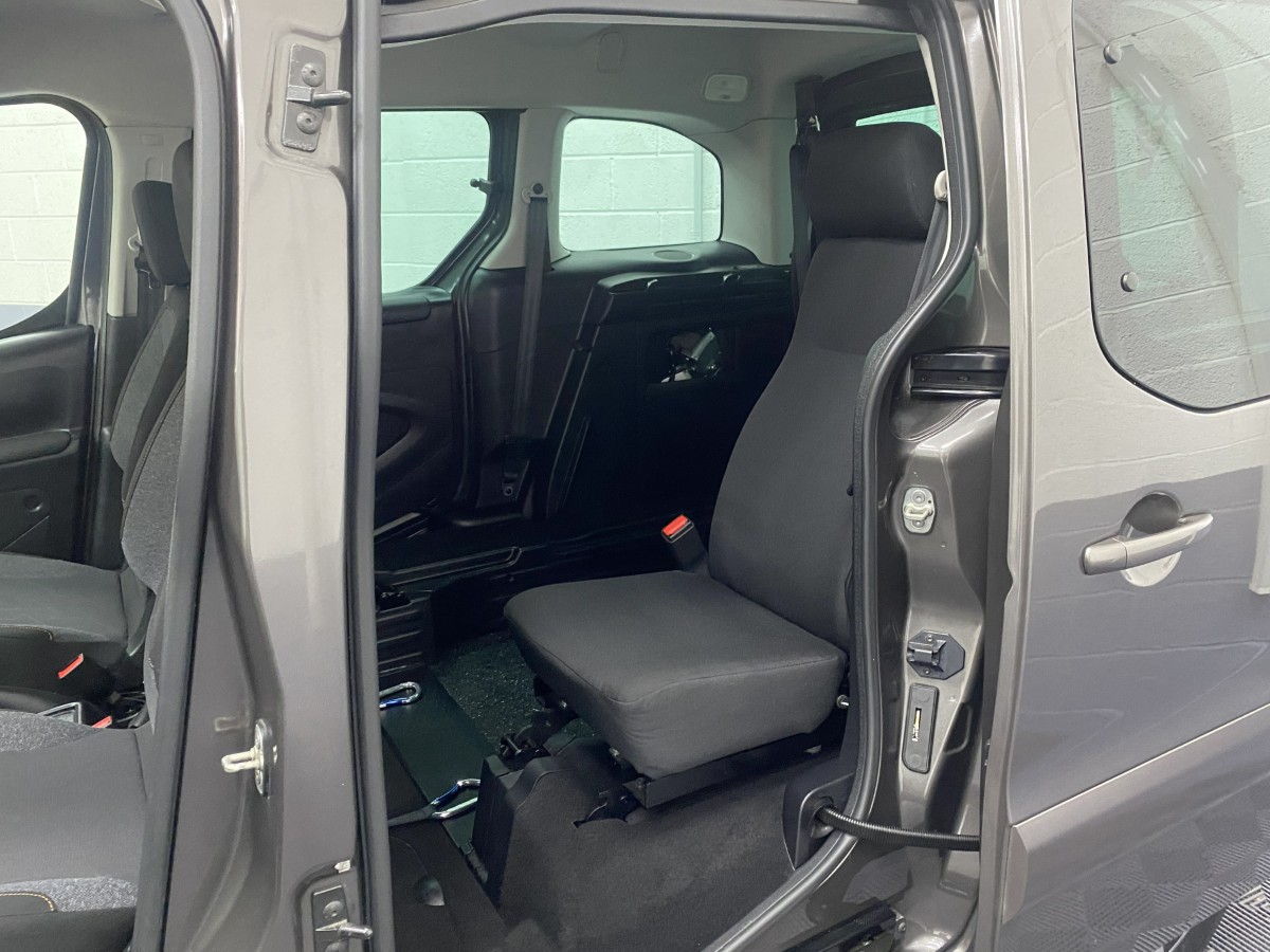 2019 Peugeot Partner Automatic wheelchair accessible vehicle rear single seat SF19ACZ