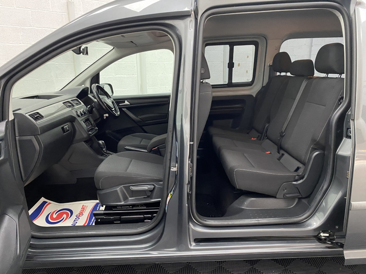 2020 Volkswagen Caddy Maxi wheelchair accessib le vehicle interior view of both front and rear seats SD20UJZ