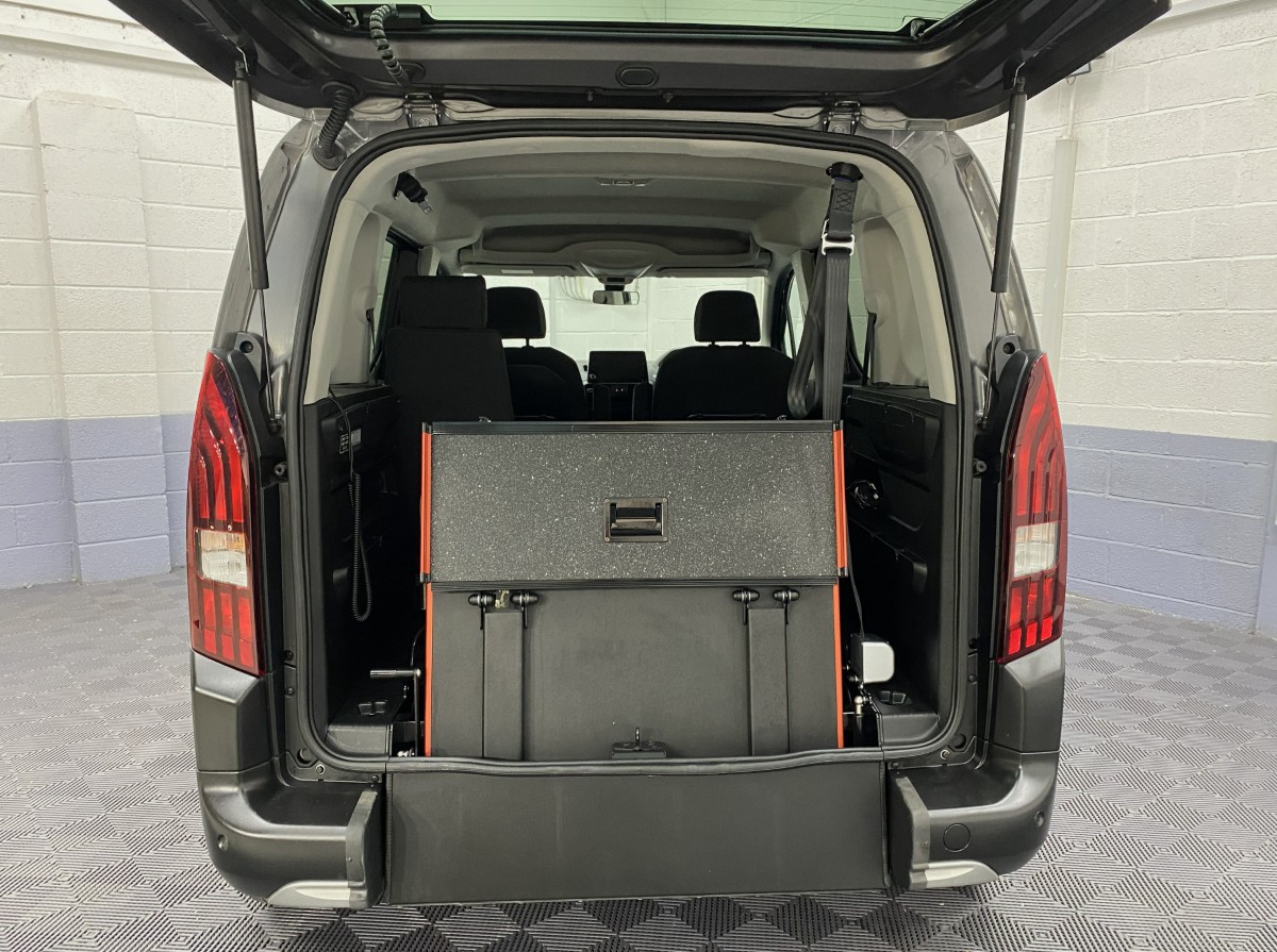 2023 Peugeot Rifter Automatic WAV rear wheelchair ramp in stored position SB23KNC