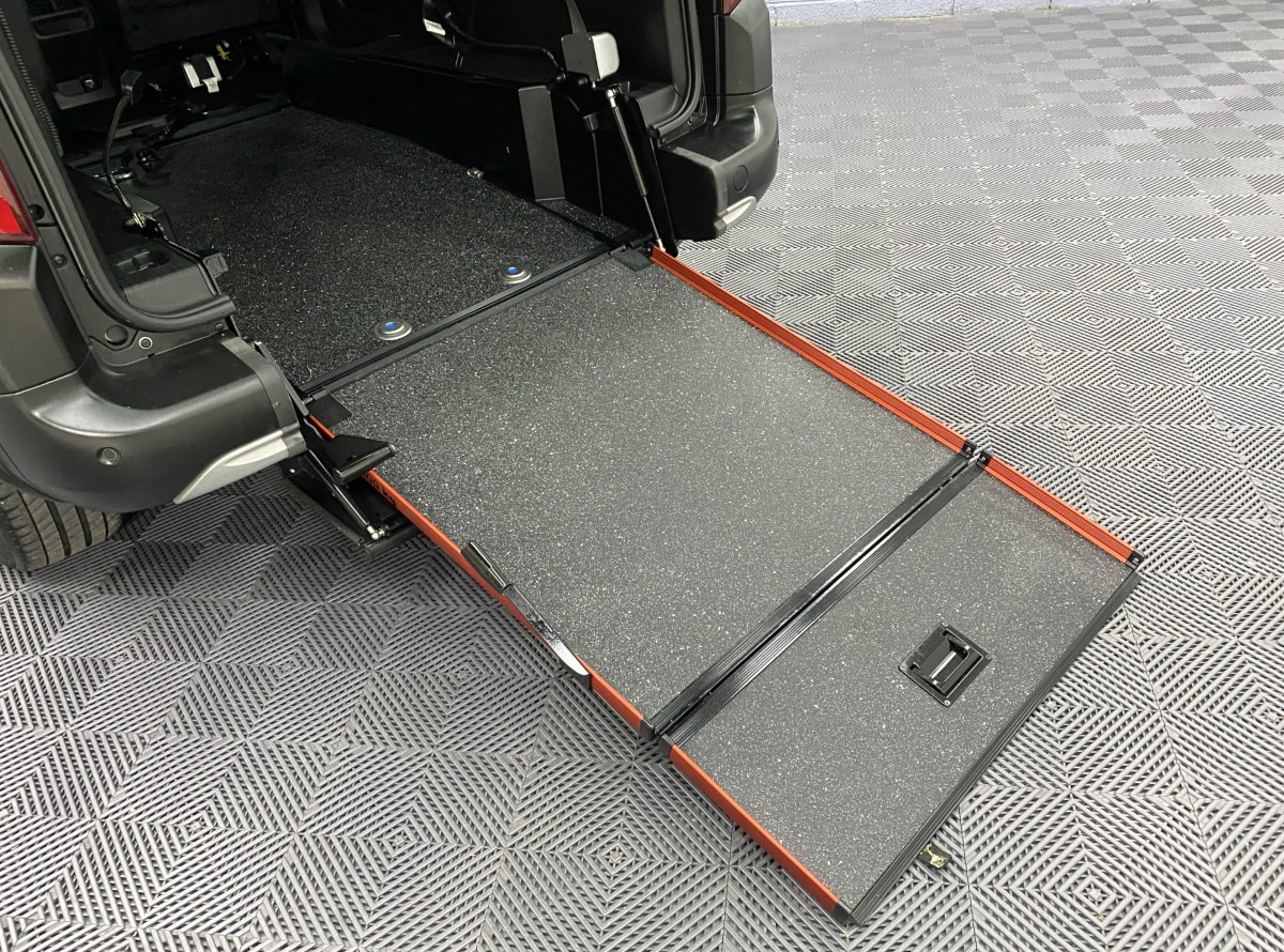 2023 Peugeot Rifter Automatic WAV rear wheelchair ramp deployed SB23KNC