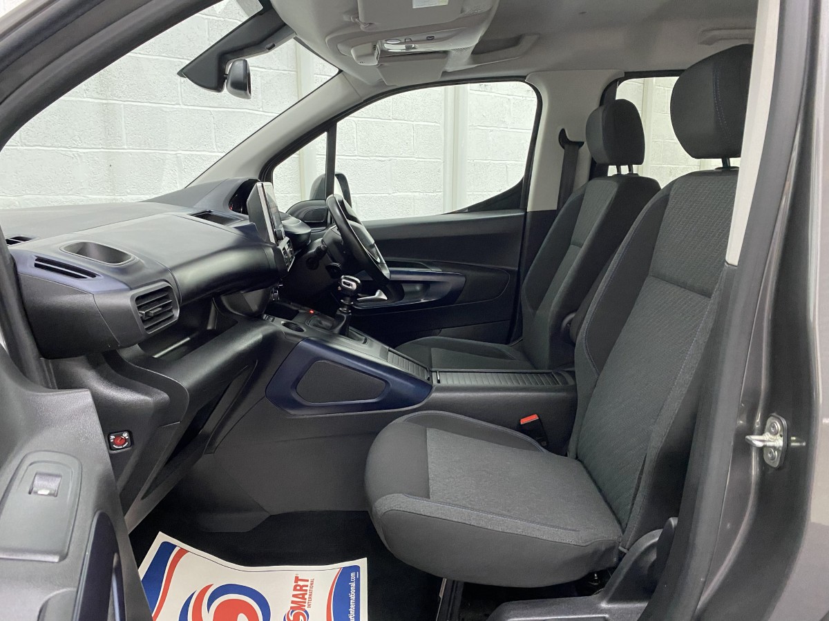 Peugeot Rifter front seats SB21GJK