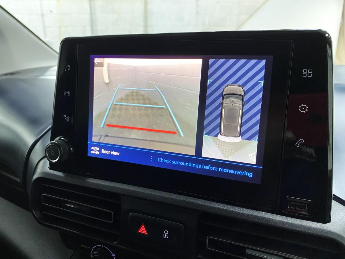 Reversing camera display screen fitted to Peugeot Rifter wheelchair accessible vehicle SB21 GJK