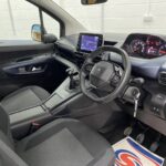 Peugeot Rifter Horizon Steering wheel and drivers seat SG23XYD