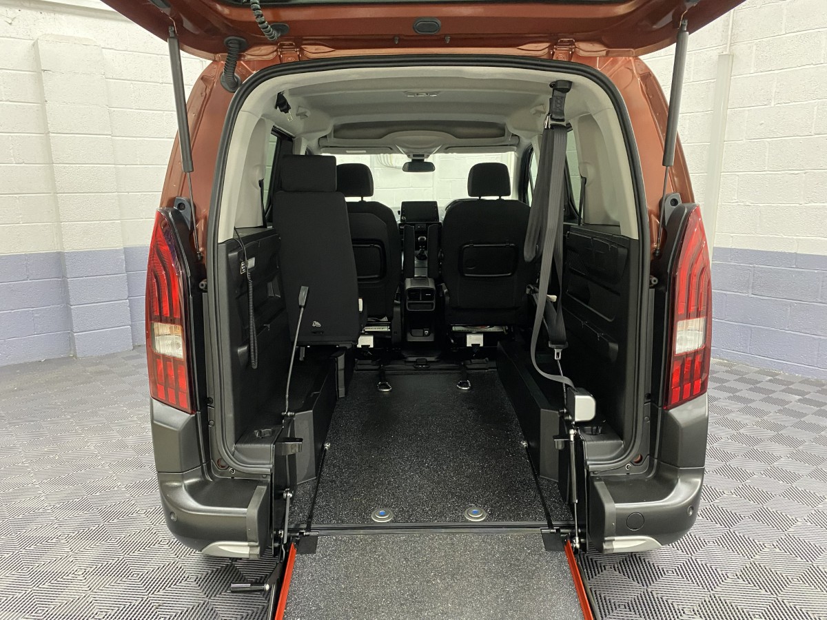 Wheelchair Accessible Vehicle Peugeot Rifter Rear wheelchair area SH71ONK