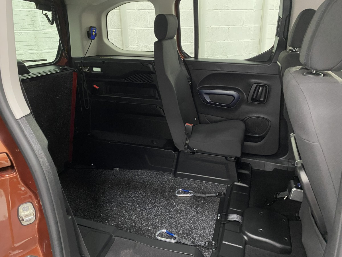 Wheelchair Accessible Vehicle Peugeot Rifter Rear single seat and lowered rear floor section SH71ONK