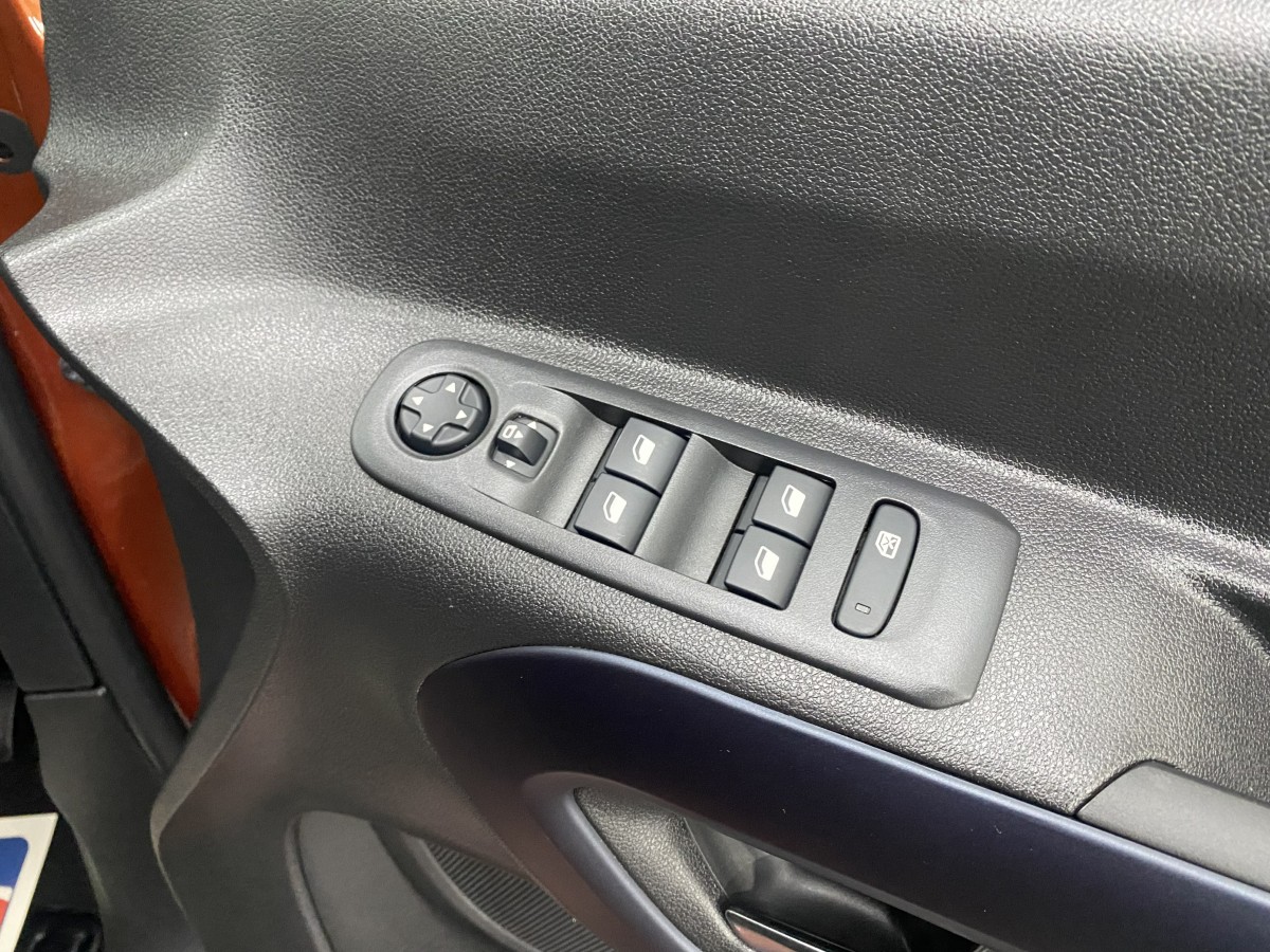 2021 (71) Peugeot Rifter 1.5 BlueHDi Wheelchair Accessible Vehicle (WAV)